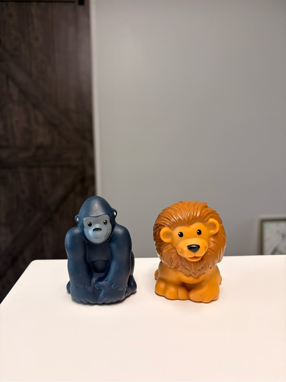 Fisher price little people zoo talkers lion and gorilla
